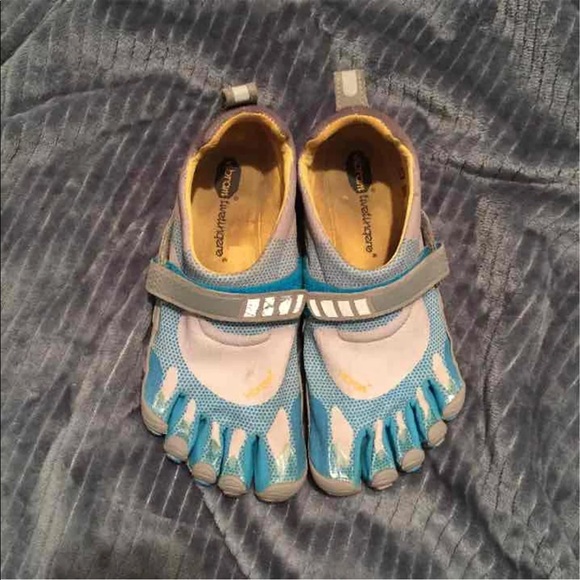 Vibrant Five Finger Shoes - Picture 2 of 3